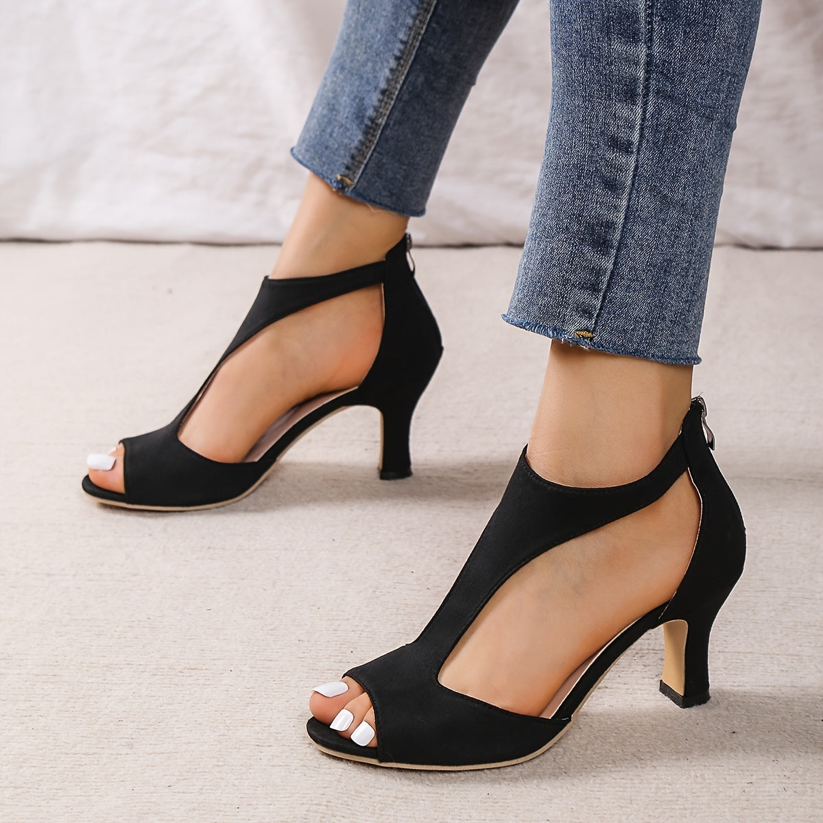Peep-toe High Heels mit T-Riemen für Damen, Sandalen mit klobigem Absatz und Reißverschluss hinten, modische schwarze Schuhe
