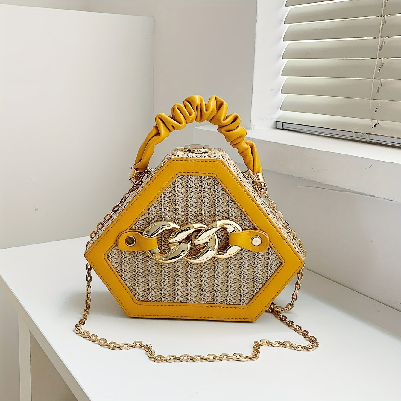 Modische Nischen-Umhängetasche, Kettendekor-Stroh-Design-Kettentasche, Mini-Top-Rüschenriemen-Handtasche
